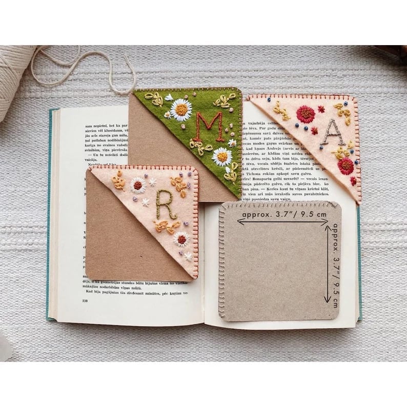 🎉Personalized Hand Embroidered Corner Bookmark